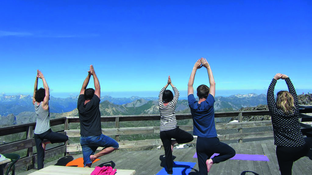 Yoga face aux sommets à Val Thorens avec Escale Zen