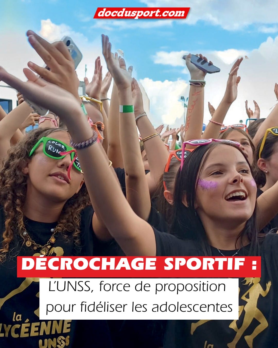 🏃‍♀️ Pourquoi les adolescentes décrochent-elles du sport ?

Près d’une fille sur deux (45,2 %) abandonne une activité sportive qu’elle aimait.

Pas par manque d’envie.
Mais souvent à cause de :

👉 la pression sociale
👉 le regard sur le corps
👉 le tabou des règles
👉 un sport trop centré sur la compétition
👉 le manque d’encadrement adapté

Résultat : un décrochage qui impacte la santé, la confiance en soi et l’égalité femmes-hommes.

Pourtant, des solutions existent.
L’ @unss_national développe des initiatives pour redonner aux adolescentes le goût du sport : pratiques plus inclusives, événements dédiés, encadrement mieux formé…

📖 Découvrez les enjeux et les solutions dans notre article sur www.docdusport.com (lien dans la bio).

💬 Selon vous, qu’est-ce qui éloigne le plus les jeunes filles du sport aujourd’hui ?