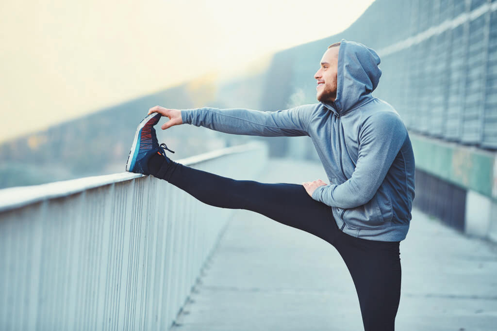 Courbatures: squats et étirements après la balade