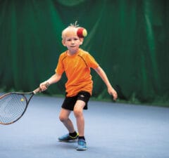 Jouer au tennis dès le plus jeune âge