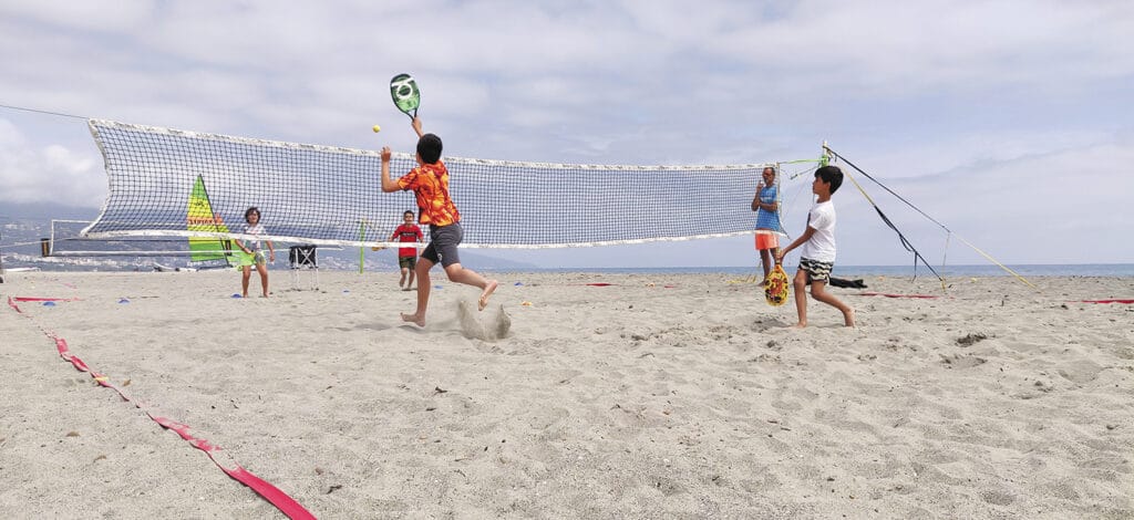 Le beach tennis: set and sun!  