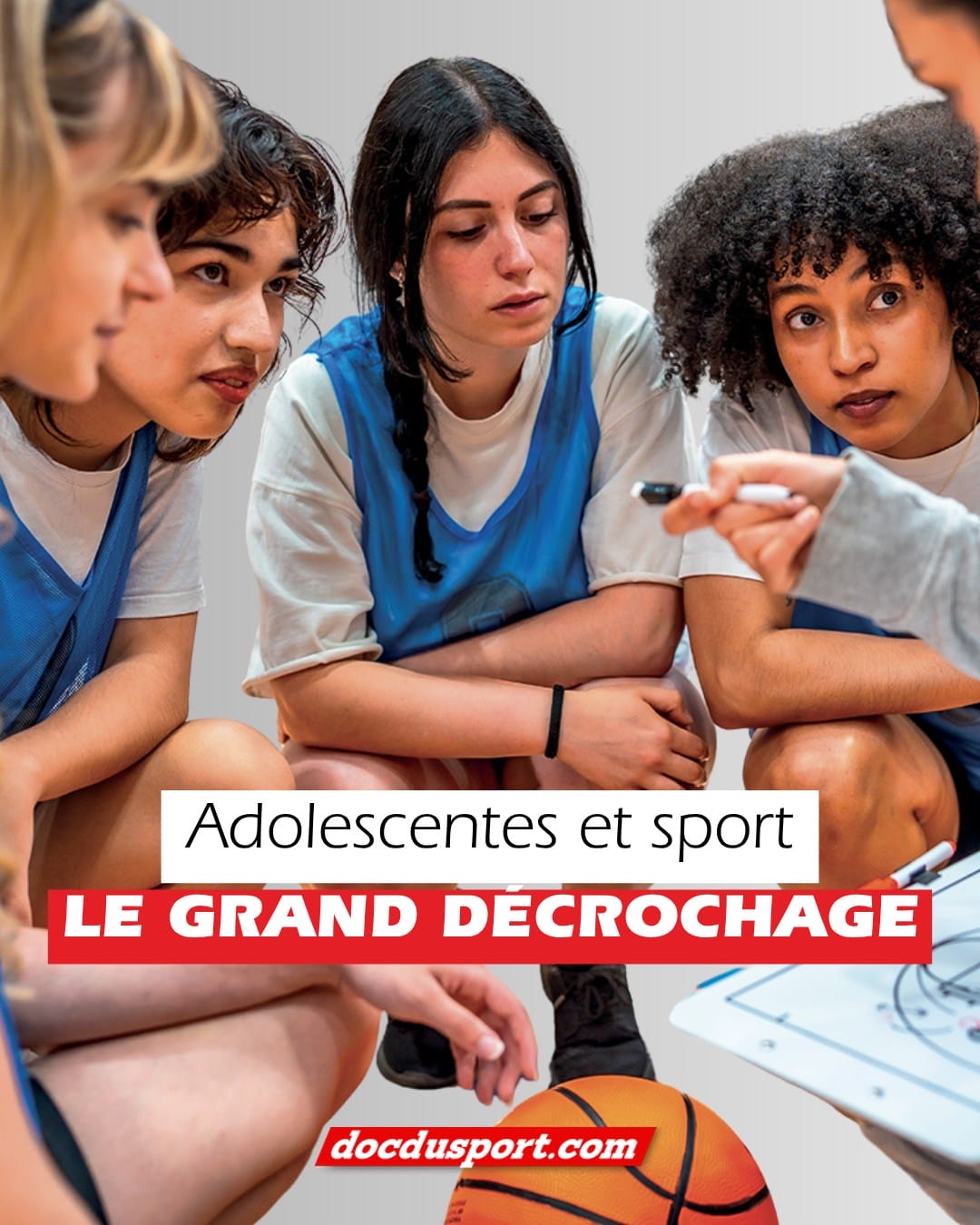 ⚠️ Près d’1 adolescente sur 2 arrête le sport. Et ce n’est pas un choix.

Pression sociale.
Moqueries.
Manque de structures adaptées.
Sentiment d’insécurité.

👉 Résultat : 45 % des jeunes filles décrochent du sport.

Un chiffre choc… et pourtant encore trop peu discuté.

Parce que le sport, ce n’est pas seulement la performance :
c’est la santé, la confiance en soi, l’émancipation.

Alors pourquoi autant de jeunes filles abandonnent-elles ?

📊 Cette enquête révèle les vraies raisons… et les solutions possibles.

📖 À lire sur notre site www.docdusport.com (🔗 lien dans la bio rubrique "Lire tous nos articles" ).

💬 Question :
Selon vous, qu’est-ce qui freine le plus la pratique sportive chez les adolescentes aujourd’hui ?

🙏 Un sujet à partager pour faire avancer les choses.