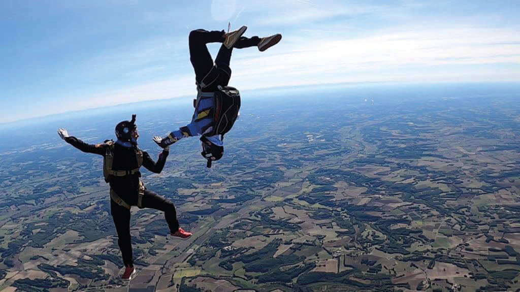 La mécanique du corps à travers le parachutisme